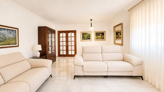 5 sypialnia Dom szeregowy na sprzedaż w San Pedro de Alcantara, Marbella - 750 000 € (Ref: 10024380)