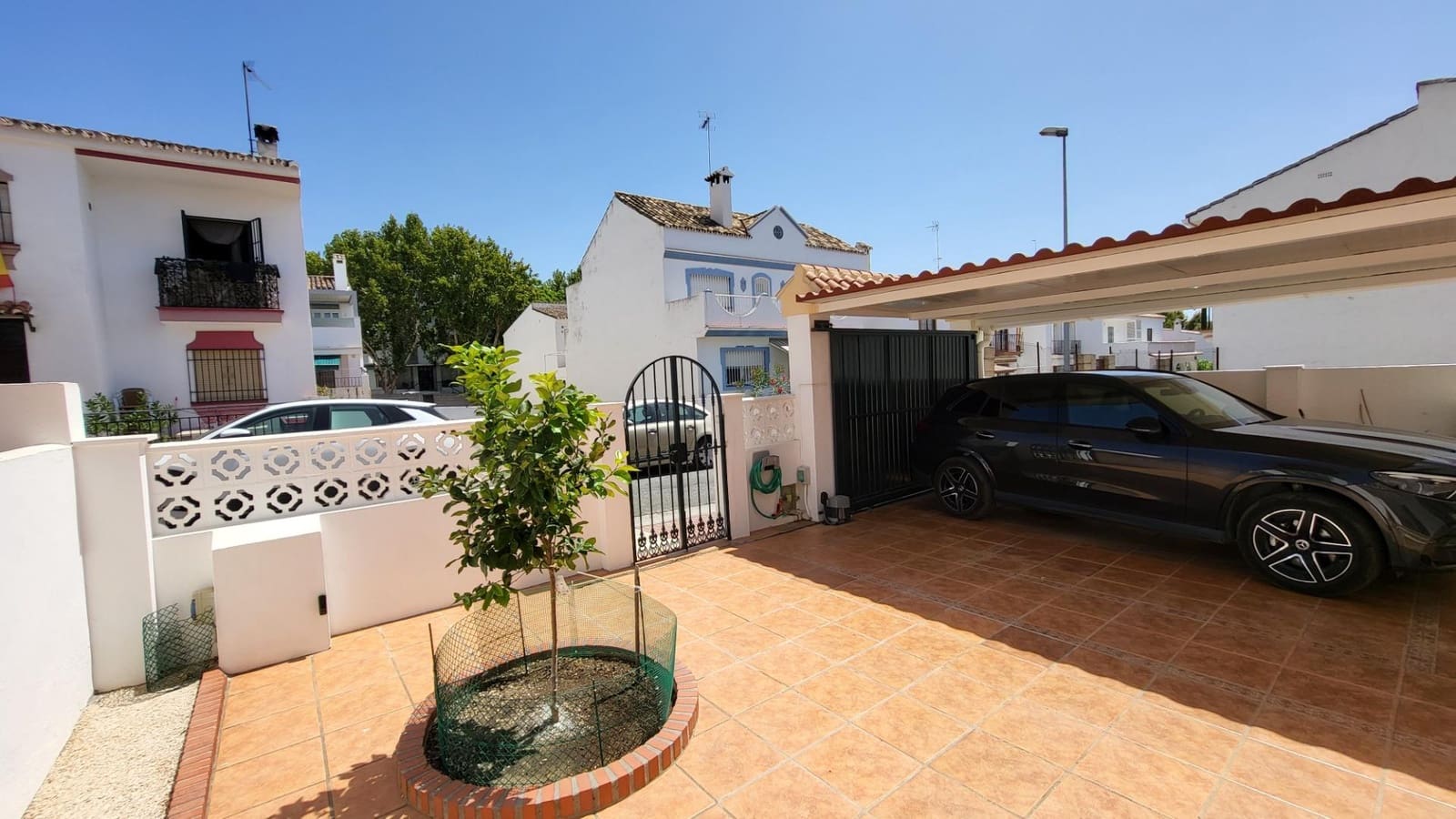 5 bedroom Terraced Villa for sale in San Pedro de Alcantara - € 750,000 (Ref: 10024380)