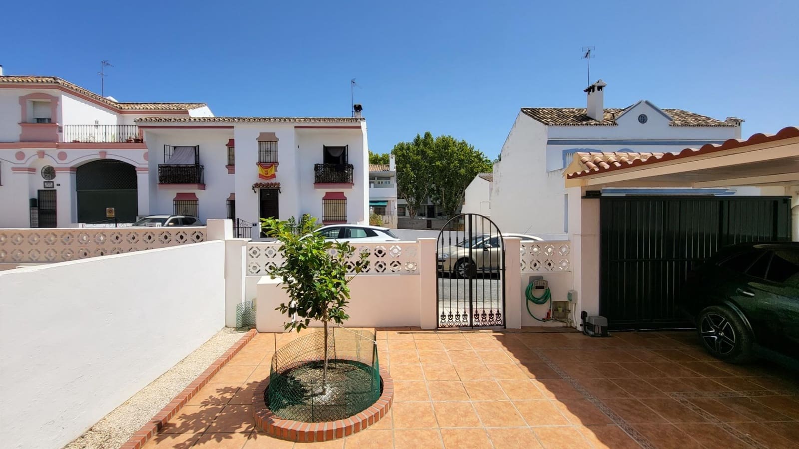 5 bedroom Terraced Villa for sale in San Pedro de Alcantara - € 750,000 (Ref: 10024380)