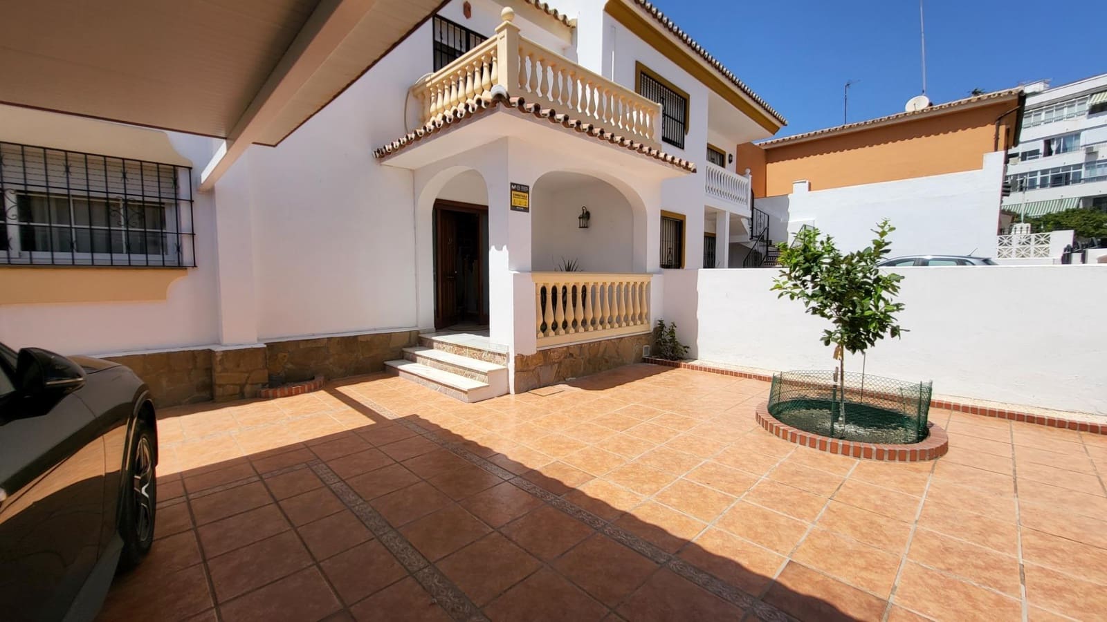 5 bedroom Terraced Villa for sale in San Pedro de Alcantara - € 750,000 (Ref: 10024380)
