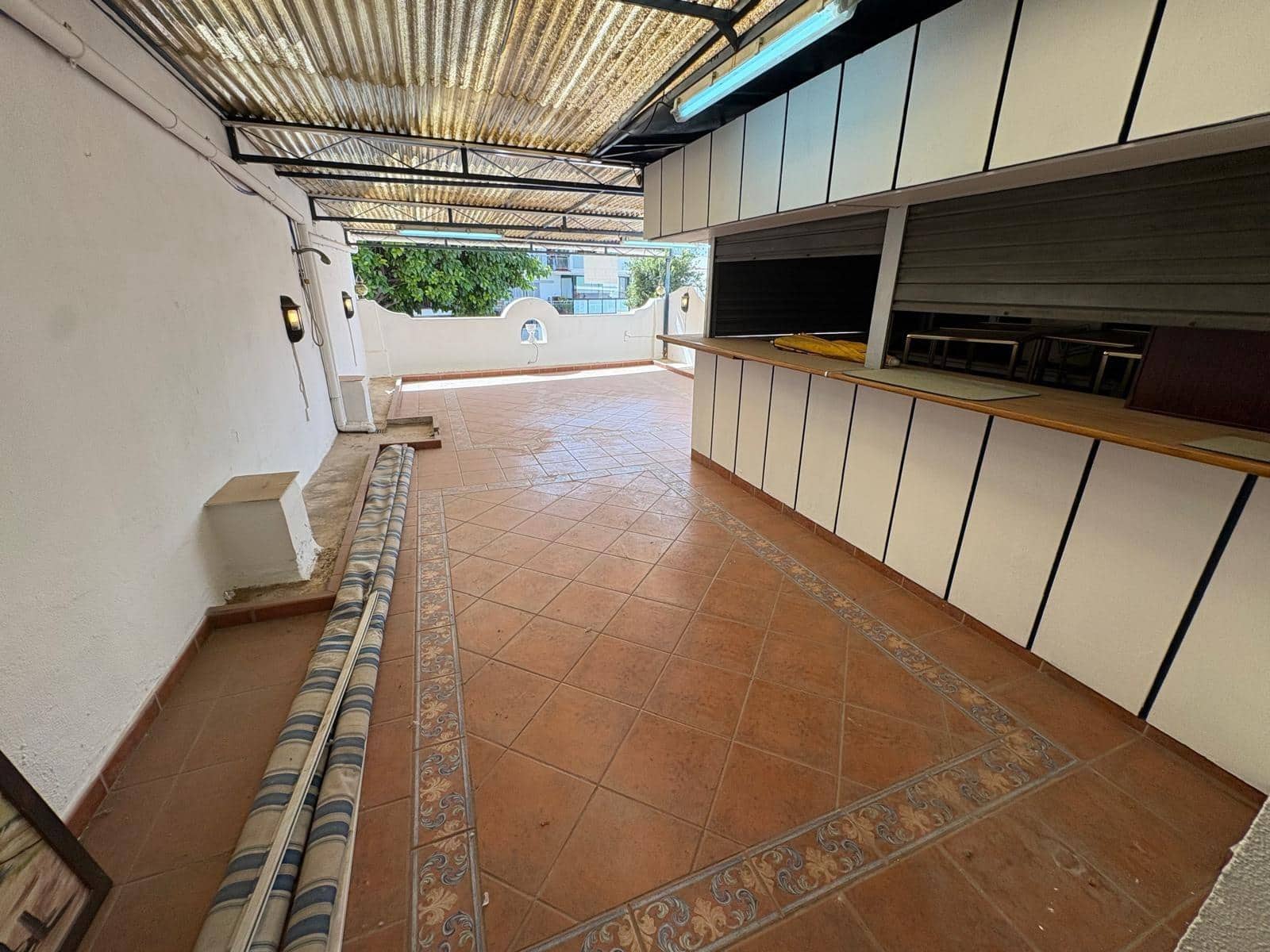 5 soveværelse Erhverv til leje i San Pedro de Alcantara - € 2.700 (Ref: 10033902)