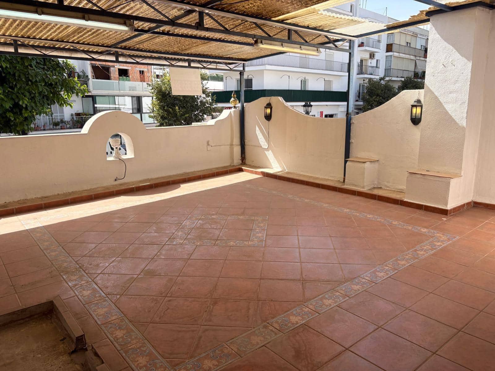 5 soveværelse Erhverv til leje i San Pedro de Alcantara - € 2.700 (Ref: 10033902)