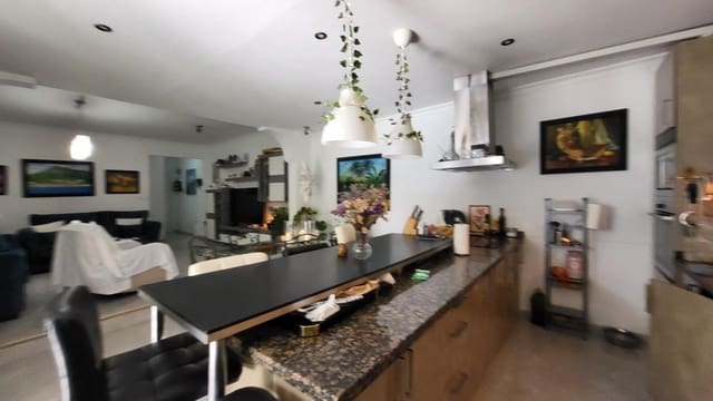 Apartamento de 4 habitaciones en San Pedro de Alcantara, Marbella en venta con garaje - 475.000 € (Ref: 10033903)