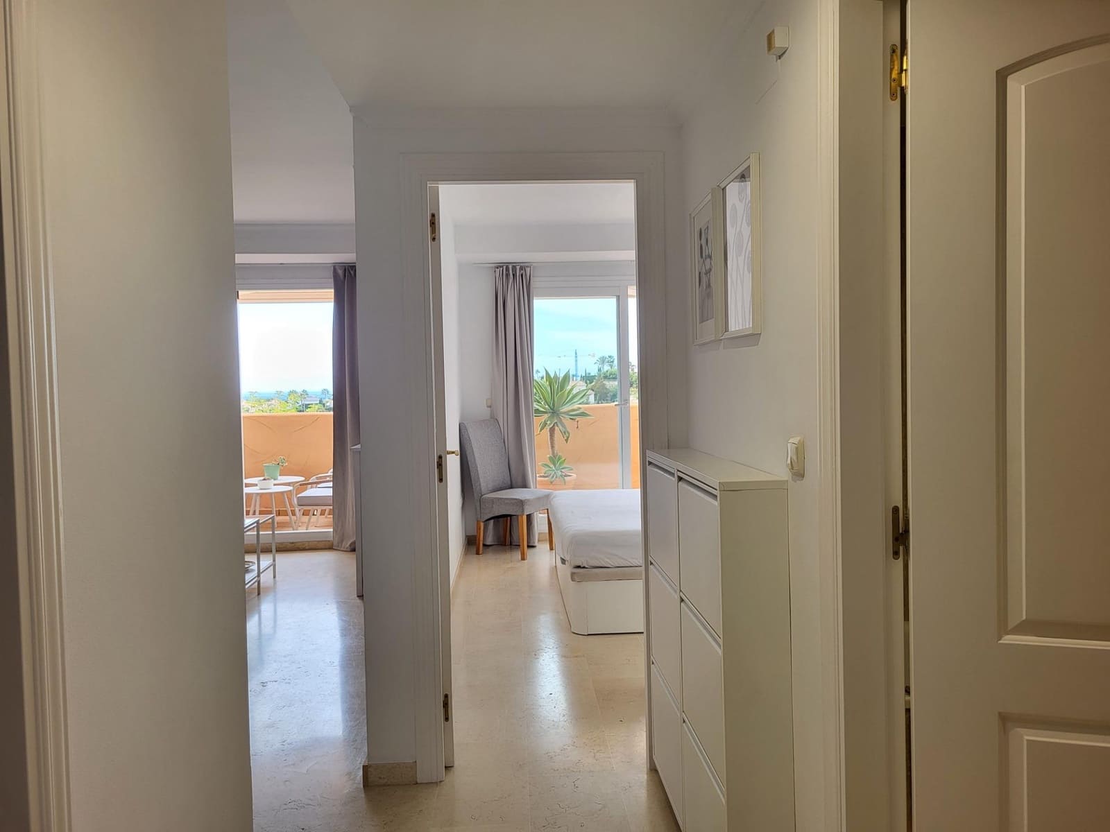 Appartement de 1 chambre à louer à Elviria avec piscine garage - 1 300 € (Ref: 10086444)