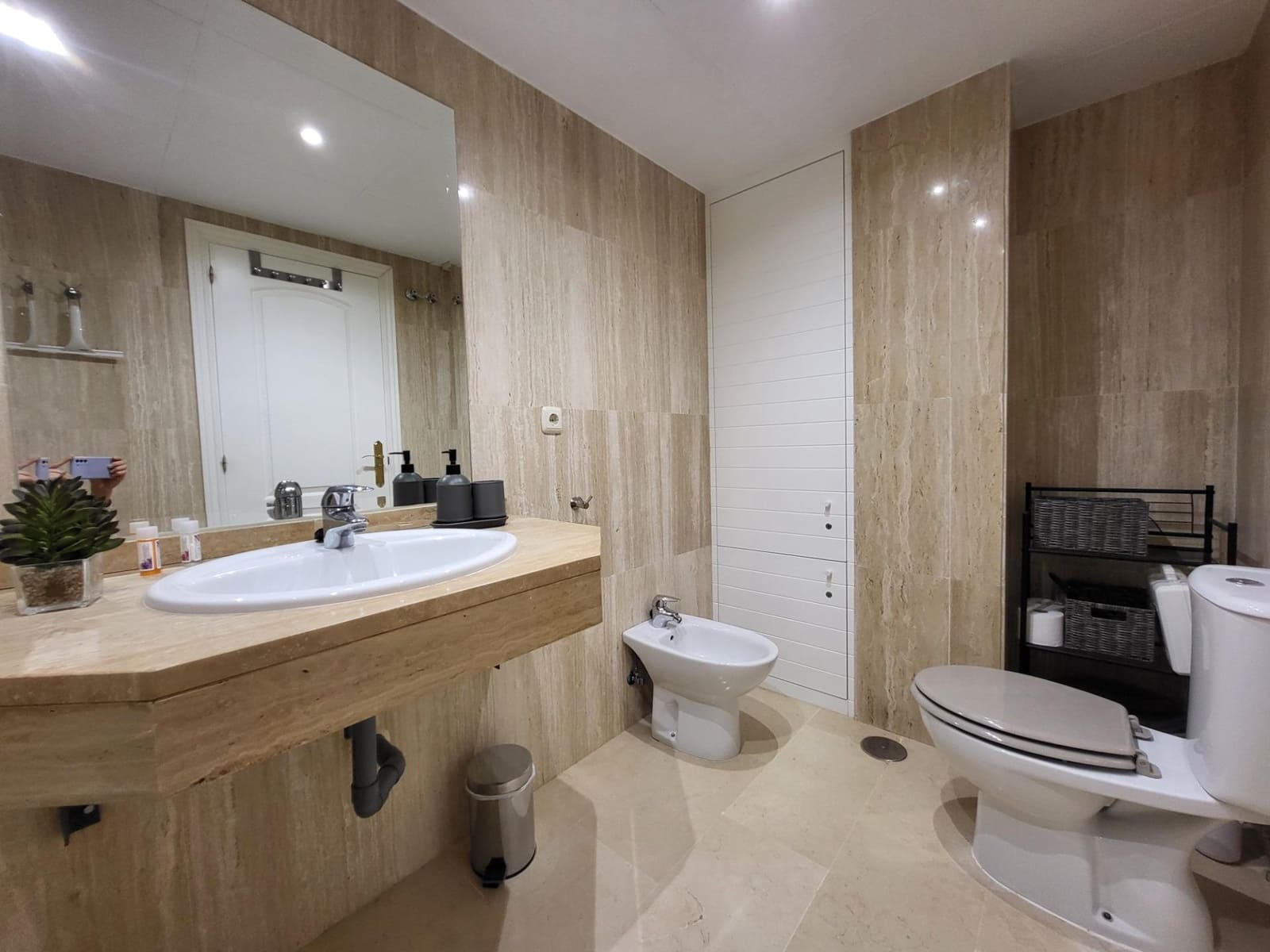 Appartement de 1 chambre à louer à Elviria avec piscine garage - 1 300 € (Ref: 10086444)