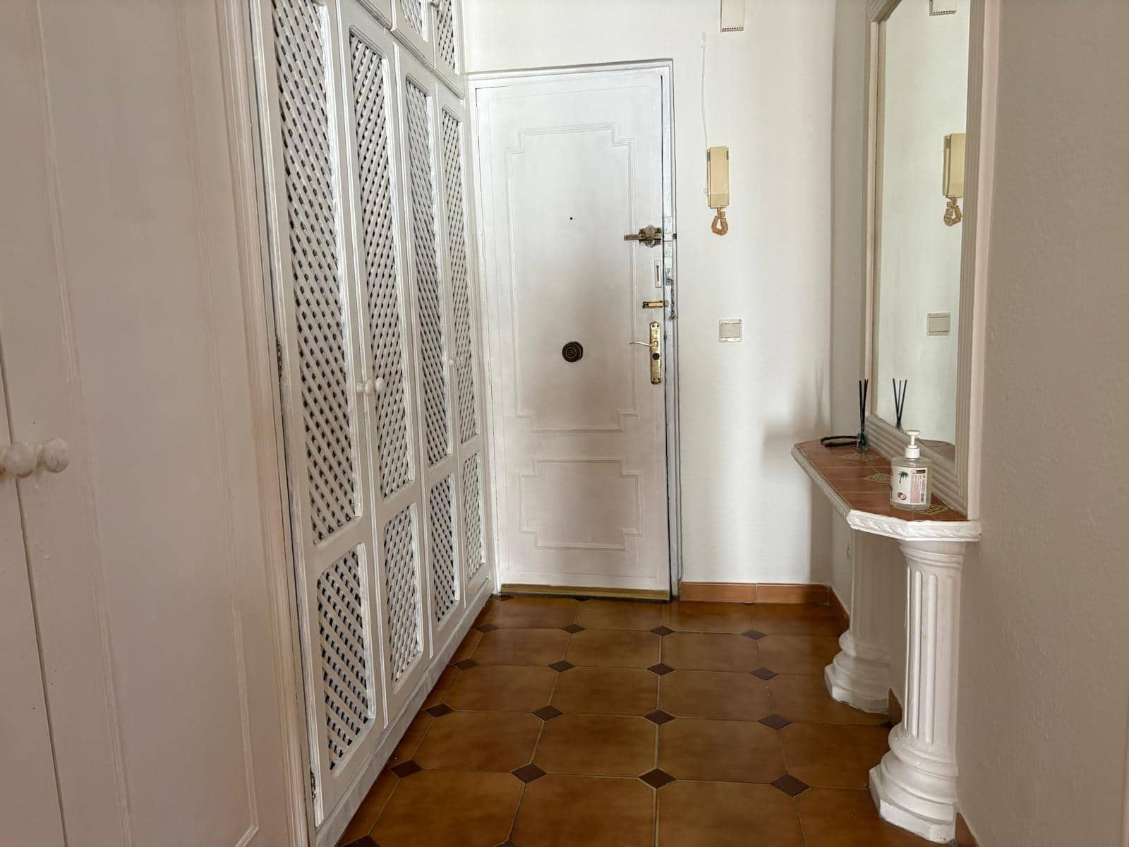 2 soveværelse Lejlighed til salg i San Pedro de Alcantara - € 245.000 (Ref: 10089647)