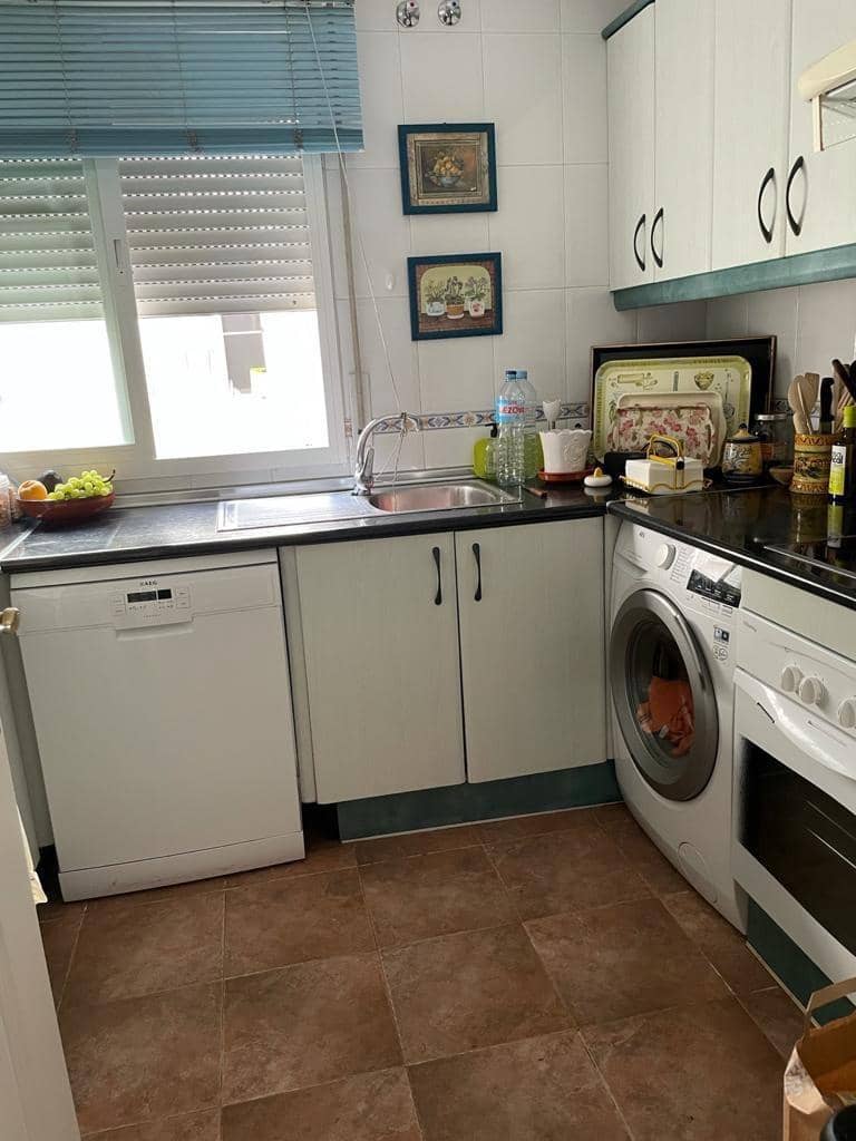 2 soverom Leilighet til leie i Marbella med svømmebasseng garasje - € 1 500 (Ref: 10094942)