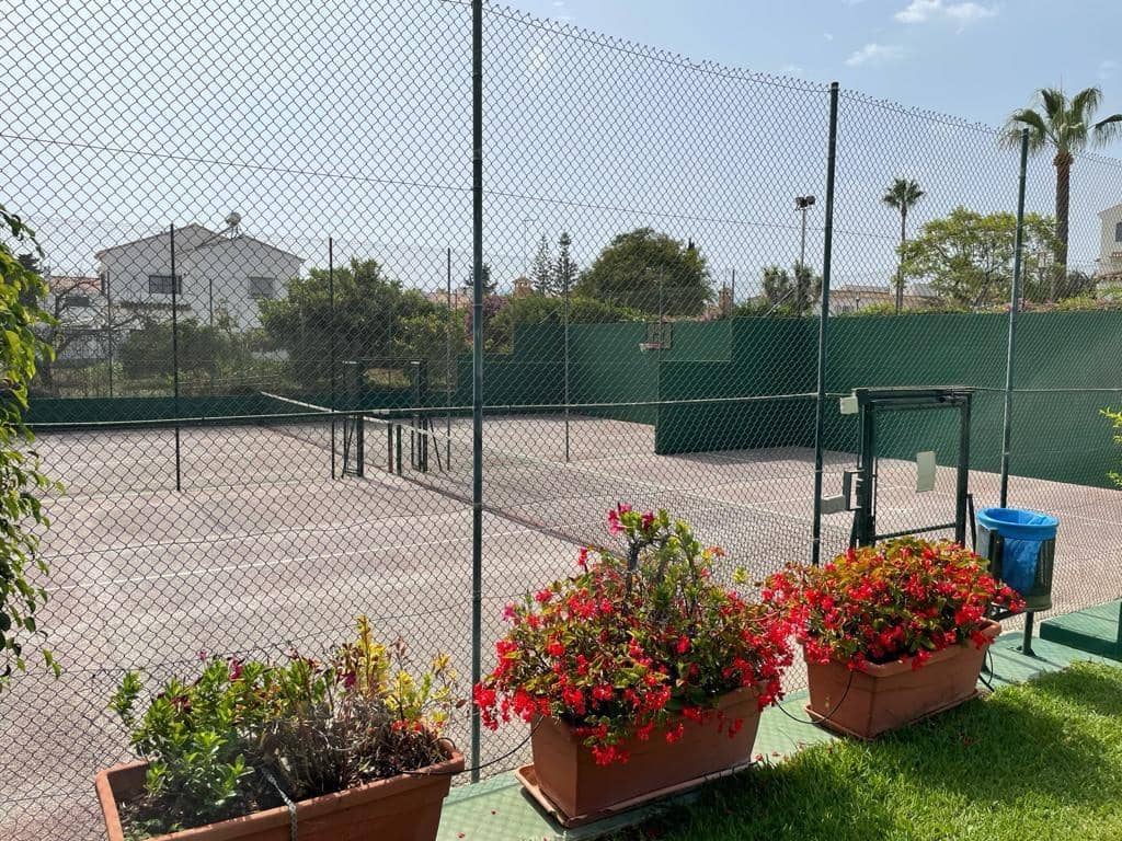 2 soverom Leilighet til leie i Marbella med svømmebasseng garasje - € 1 500 (Ref: 10094942)