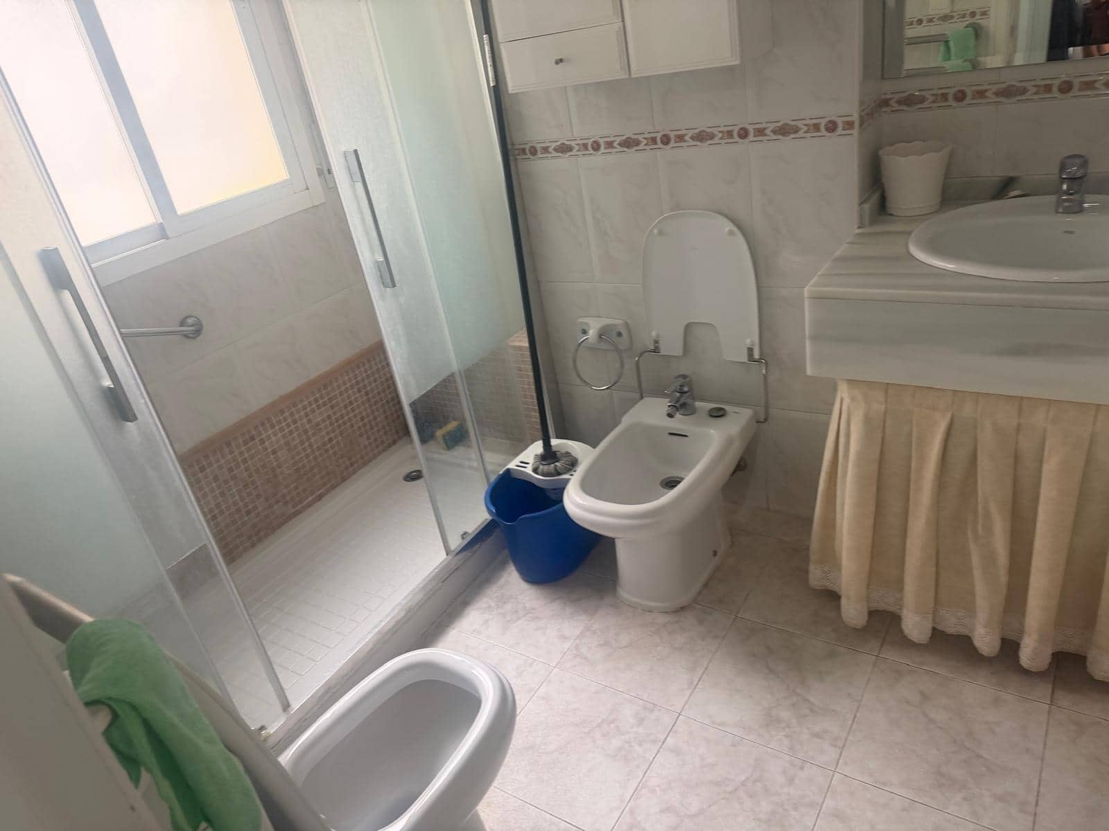 2 soverom Leilighet til leie i Marbella med svømmebasseng garasje - € 1 500 (Ref: 10094942)