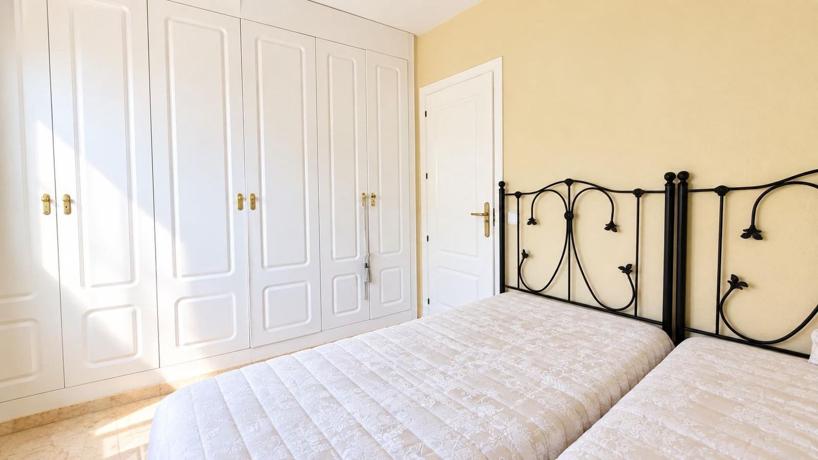 2 sovrum Lägenhet till salu i Marbella med pool - 450 000 € (Ref: 10100419)