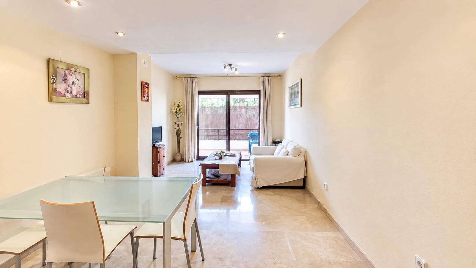 2 sovrum Lägenhet till salu i Marbella med pool - 450 000 € (Ref: 10100419)
