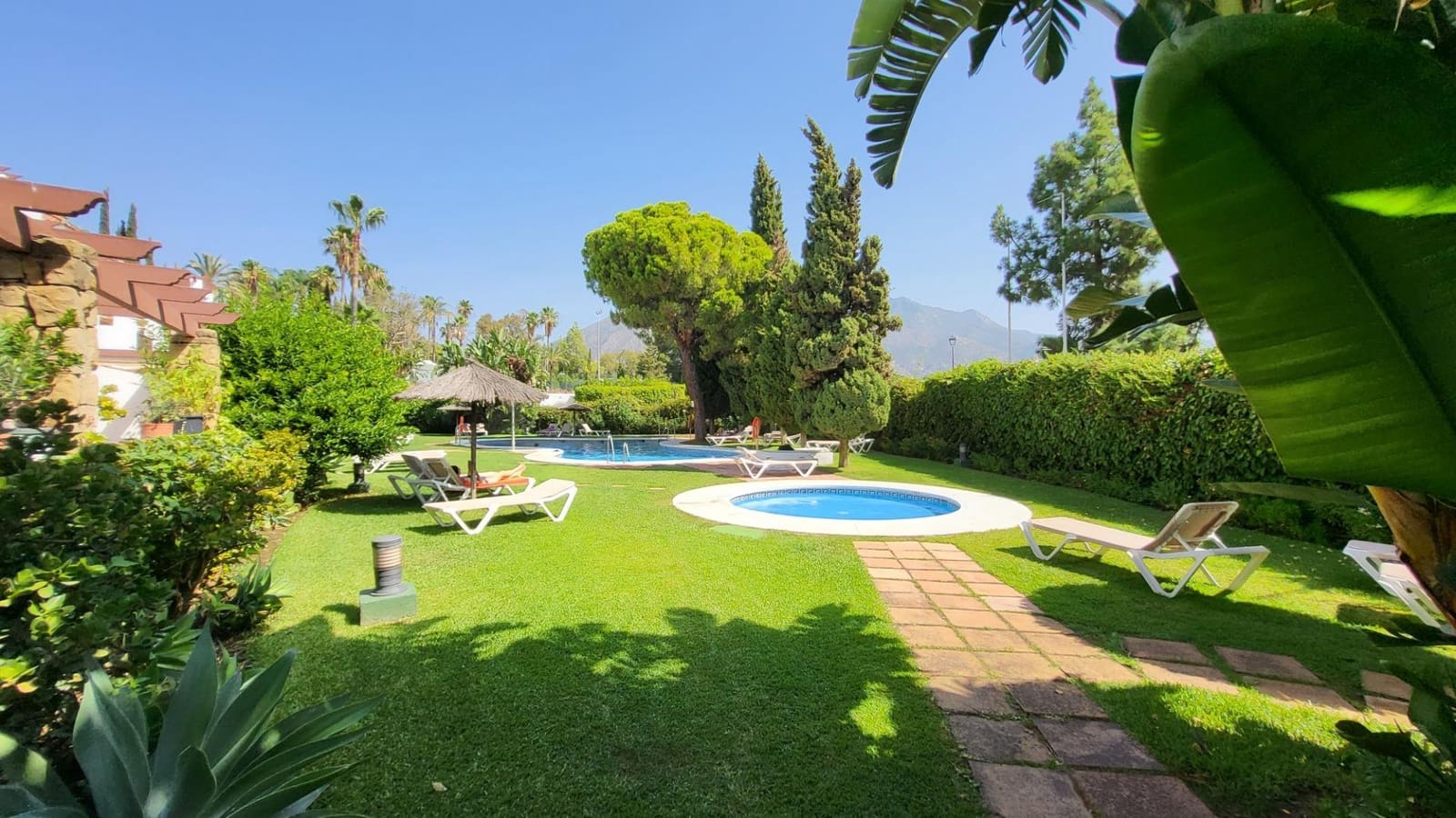 2 sovrum Lägenhet till salu i Marbella med pool - 450 000 € (Ref: 10100419)