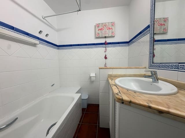 3 sovrum Radhus till salu i Nueva Atalaya, Estepona med pool - 310 000 € (Ref: 10111005)