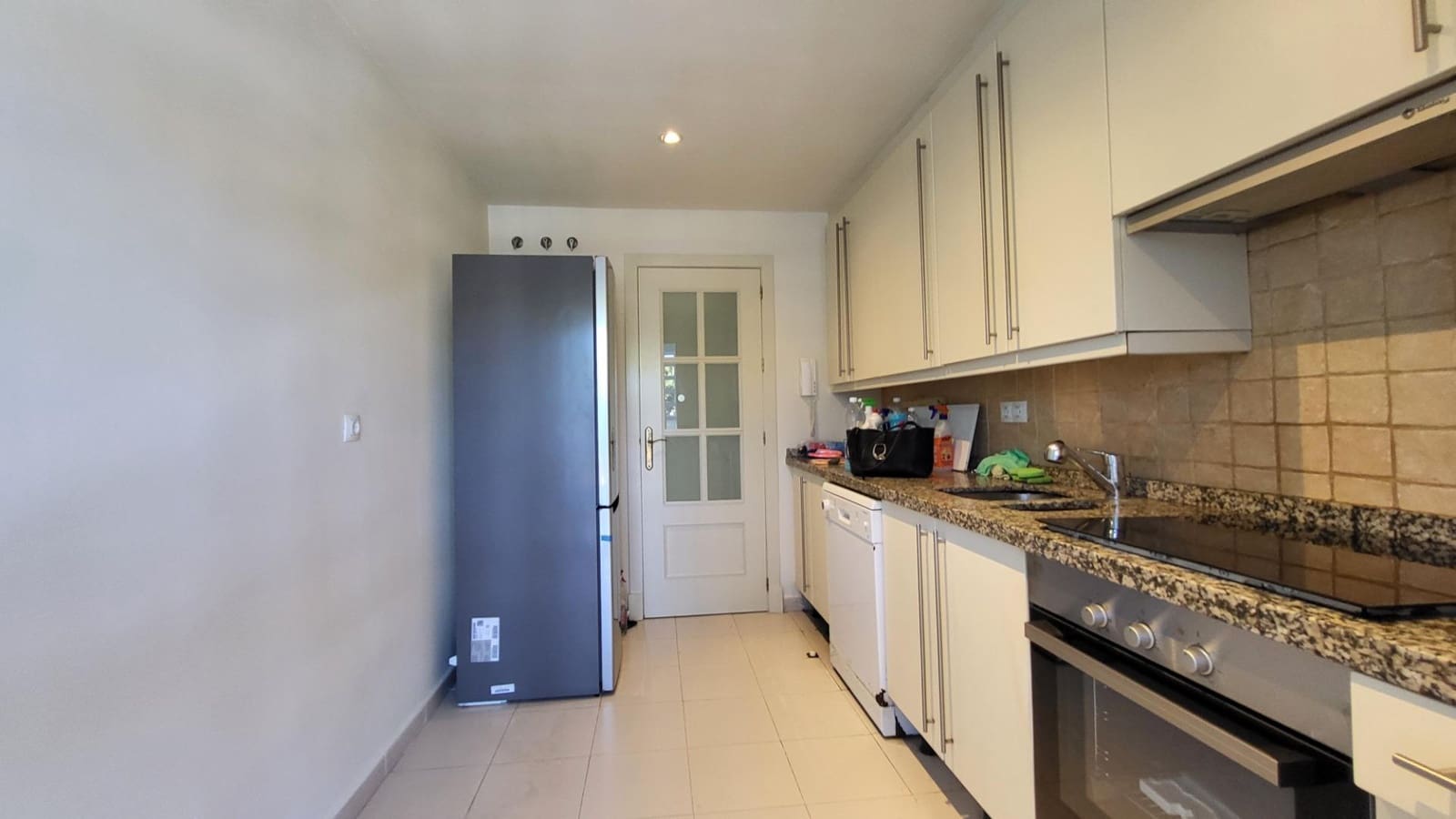 3 Zimmer Apartment zu vermieten in Marbella mit Pool Garage - 2.200 € (Ref: 10136293)