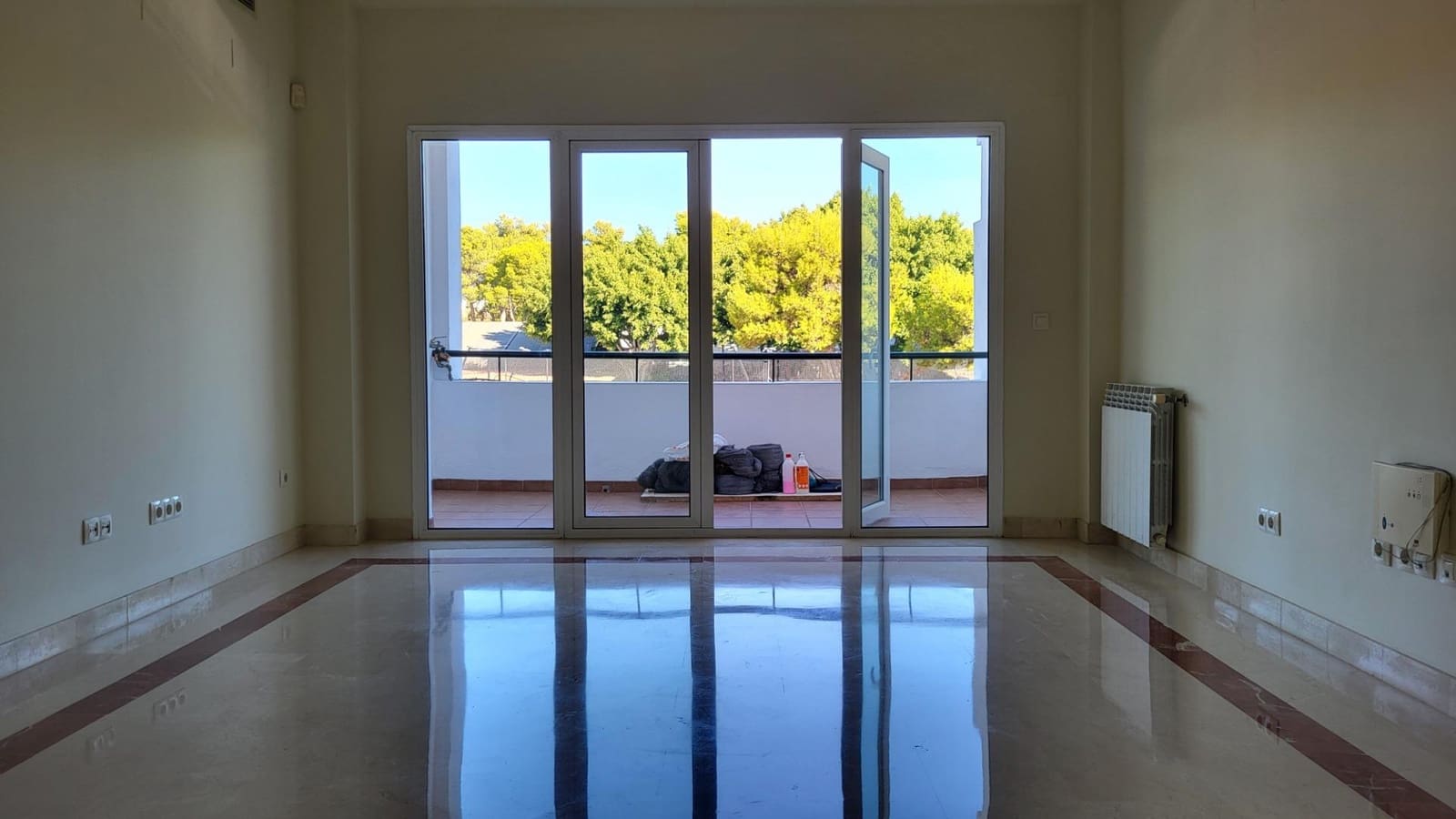 3 Zimmer Apartment zu vermieten in Marbella mit Pool Garage - 2.200 € (Ref: 10136293)