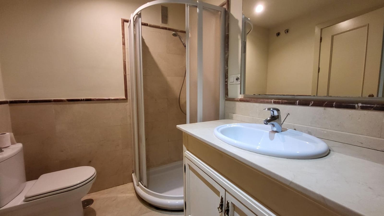 3 Zimmer Apartment zu vermieten in Marbella mit Pool Garage - 2.200 € (Ref: 10136293)