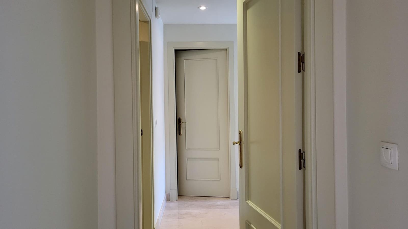 3 Zimmer Apartment zu vermieten in Marbella mit Pool Garage - 2.200 € (Ref: 10136293)