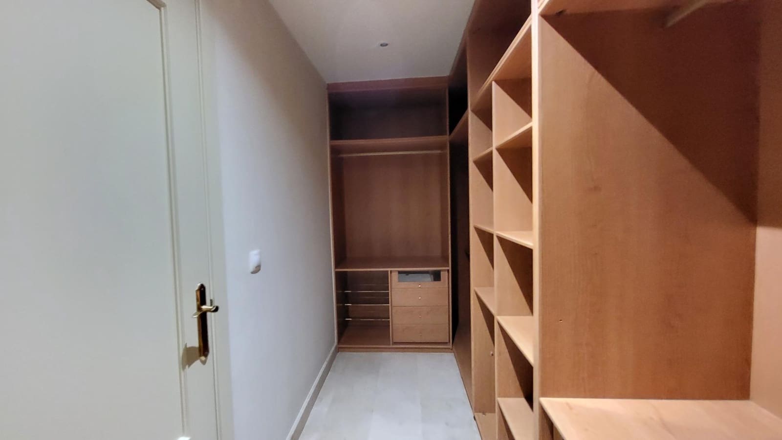3 Zimmer Apartment zu vermieten in Marbella mit Pool Garage - 2.200 € (Ref: 10136293)
