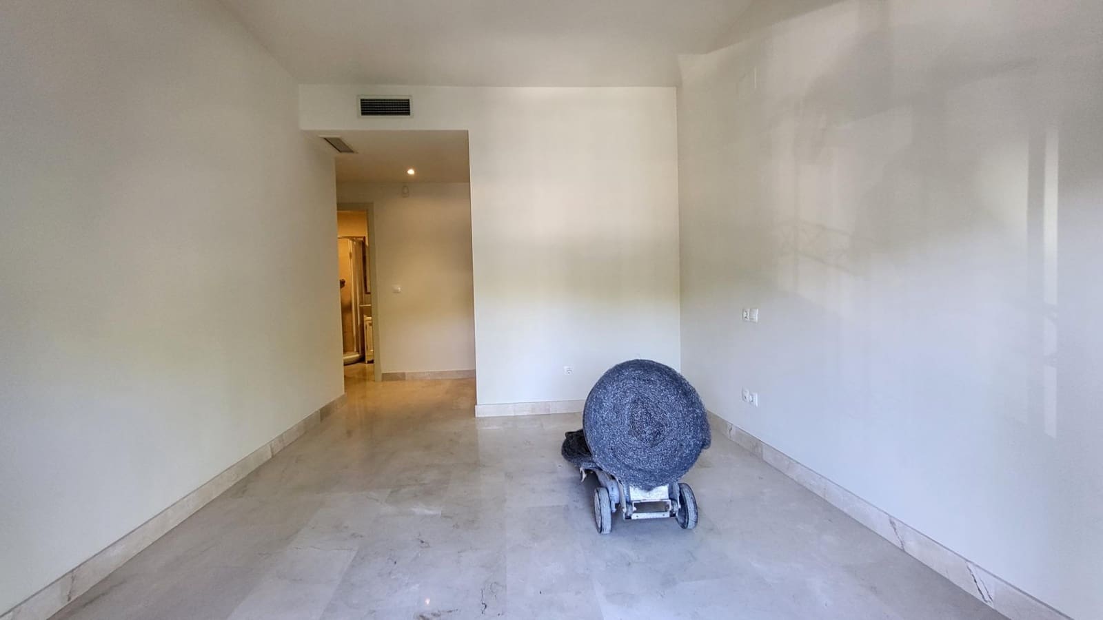 3 Zimmer Apartment zu vermieten in Marbella mit Pool Garage - 2.200 € (Ref: 10136293)