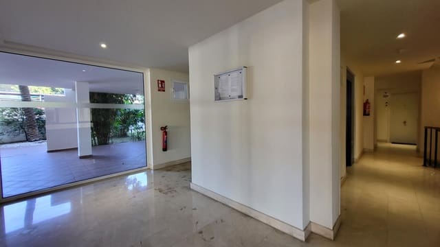3 Zimmer Apartment zu vermieten in Marbella mit Pool Garage - 2.200 € (Ref: 10136293)
