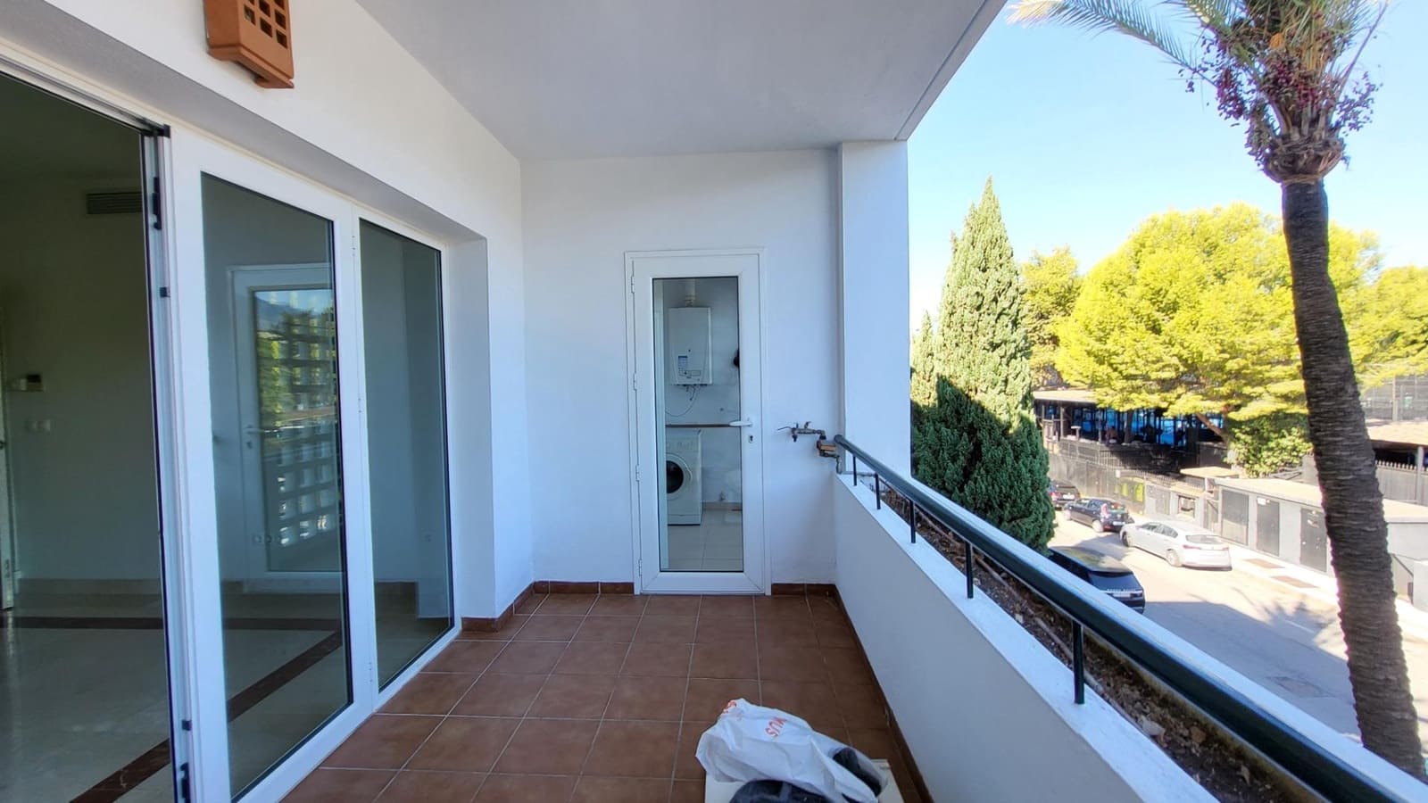 3 Zimmer Apartment zu vermieten in Marbella mit Pool Garage - 2.200 € (Ref: 10136293)