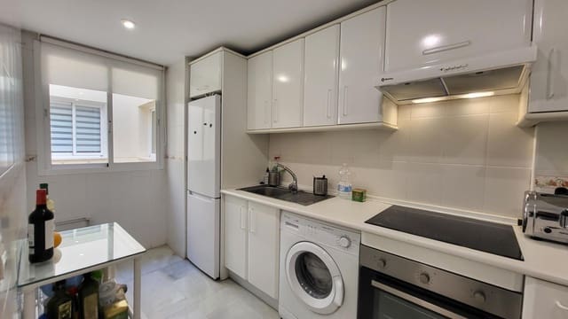 2 slaapkamer Flat te koop in San Pedro de Alcantara, Marbella met garage - € 460.000 (Ref: 10142592)