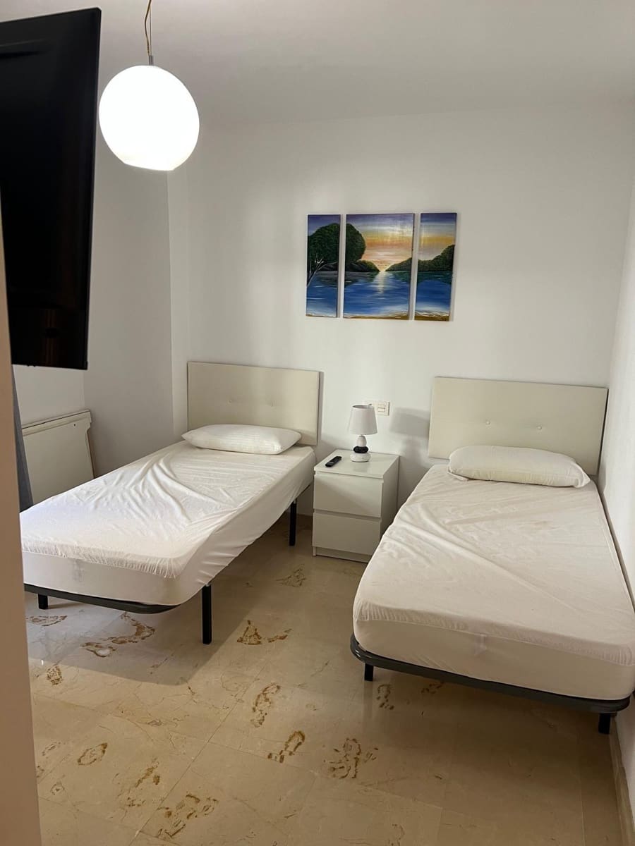 2 slaapkamer Appartement te huur in Guadalmina met zwembad garage - € 1.800 (Ref: 10148962)
