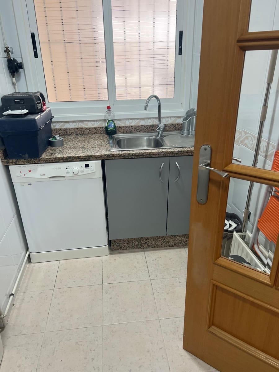 2 slaapkamer Appartement te huur in Guadalmina met zwembad garage - € 1.800 (Ref: 10148962)
