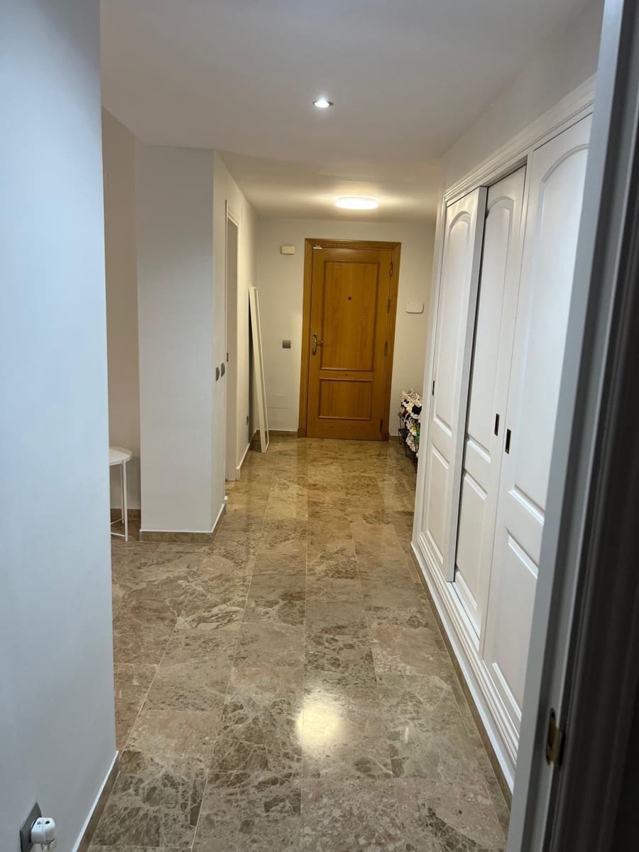 Apartamento de 1 habitación en San Pedro de Alcantara en alquiler con piscina garaje - 1.700 € (Ref: 10153646)