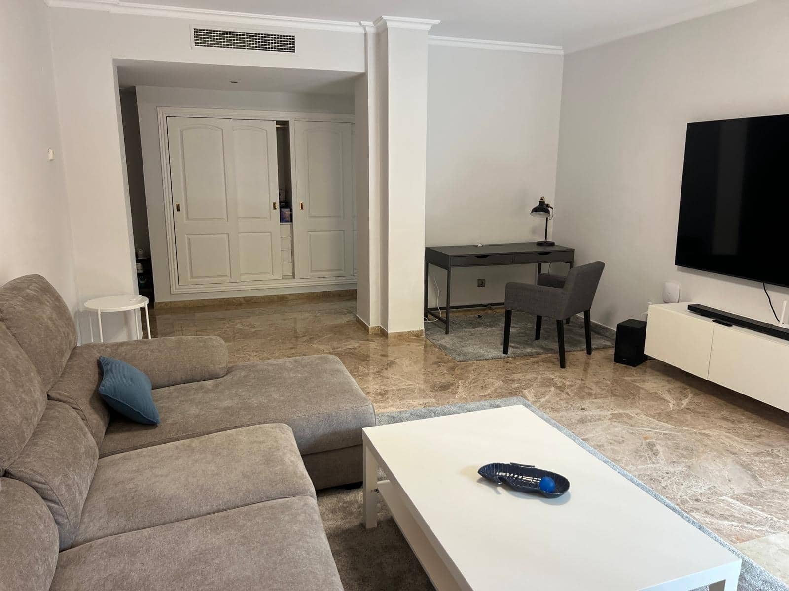 Apartamento de 1 habitación en San Pedro de Alcantara en alquiler con piscina garaje - 1.700 € (Ref: 10153646)