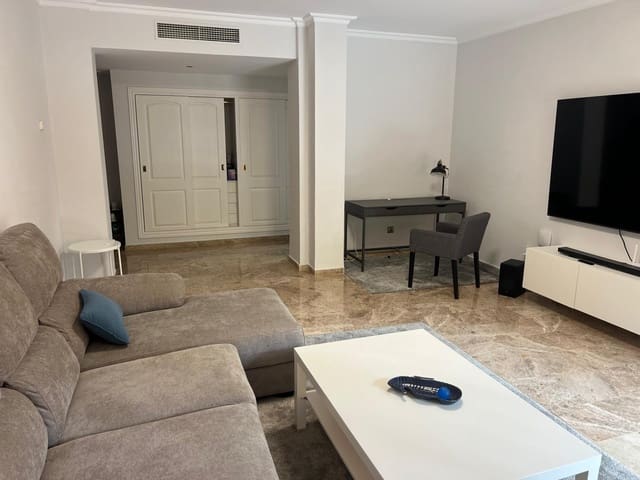 Apartamento de 1 habitación en Nueva Alcántara, Marbella en alquiler con piscina garaje - 1.700 € (Ref: 10153646)