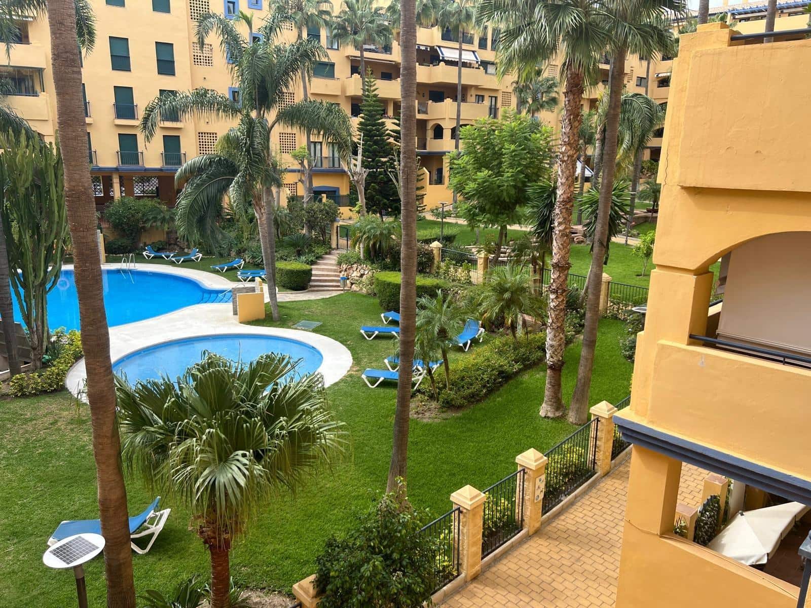 Apartamento de 1 habitación en San Pedro de Alcantara en alquiler con piscina garaje - 1.700 € (Ref: 10153646)