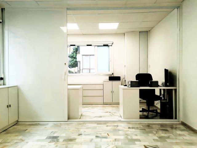 Bureau à vendre à San Pedro de Alcantara, Marbella - 110 000 € (Ref: 8146155)