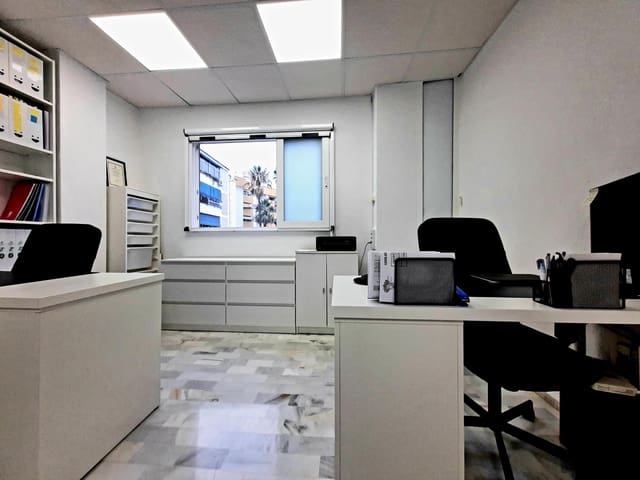 Bureau à vendre à San Pedro de Alcantara, Marbella - 110 000 € (Ref: 8146155)