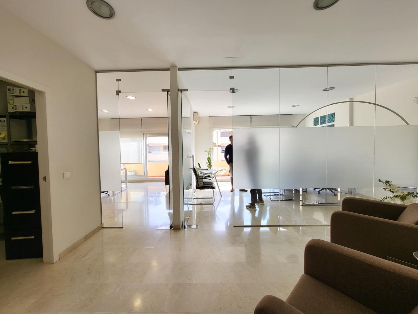 Bureau de 2 chambres à louer à San Pedro de Alcantara avec piscine garage - 1 250 € (Ref: 9683909)