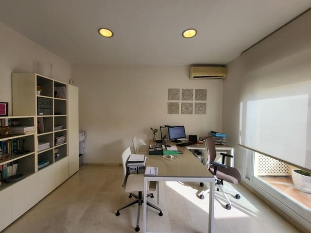 Bureau de 2 chambres à louer à San Pedro de Alcantara, Marbella avec piscine garage - 1 250 € (Ref: 9683909)