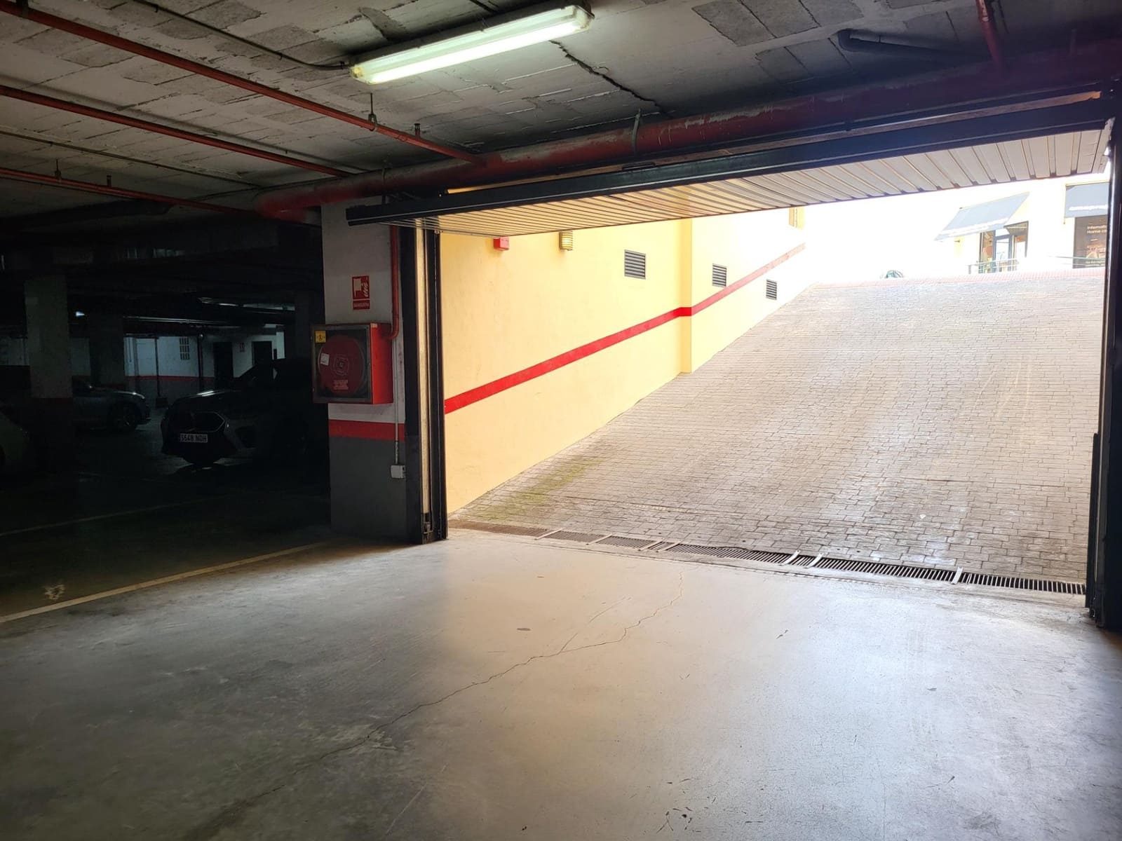 Bureau de 2 chambres à louer à San Pedro de Alcantara avec piscine garage - 1 250 € (Ref: 9683909)