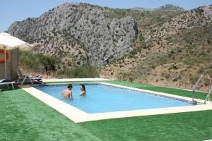 31 slaapkamer Hotel te koop in Benaojan met zwembad - € 1.700.000 (Ref: 9683910)