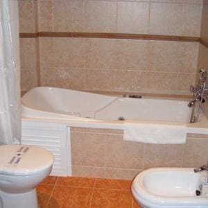 31 slaapkamer Hotel te koop in Benaojan met zwembad - € 1.700.000 (Ref: 9683910)