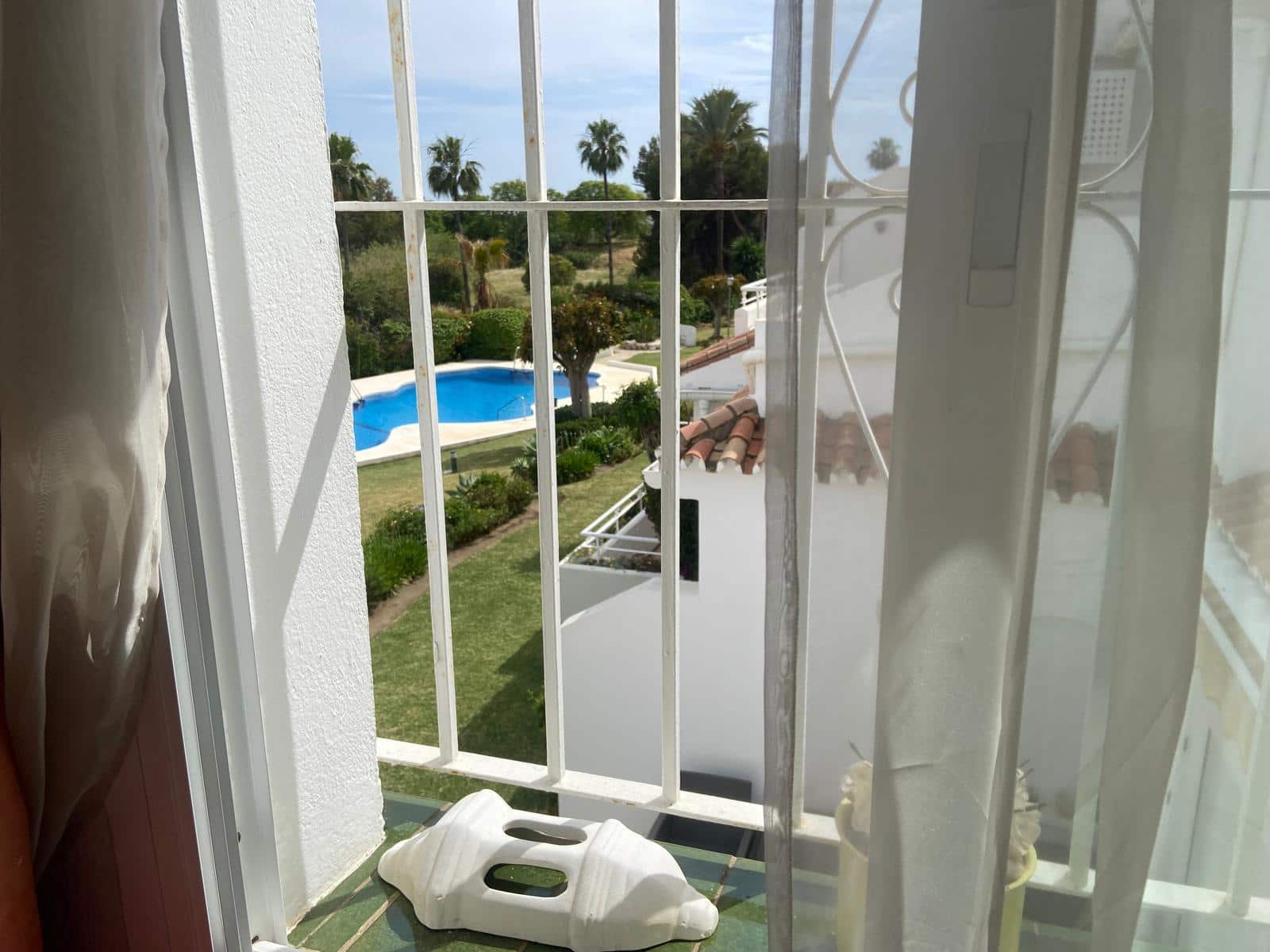 2 makuuhuone Huoneisto myytävänä paikassa El Paraiso mukana uima-altaan - 280 000 € (Ref: 9683911)