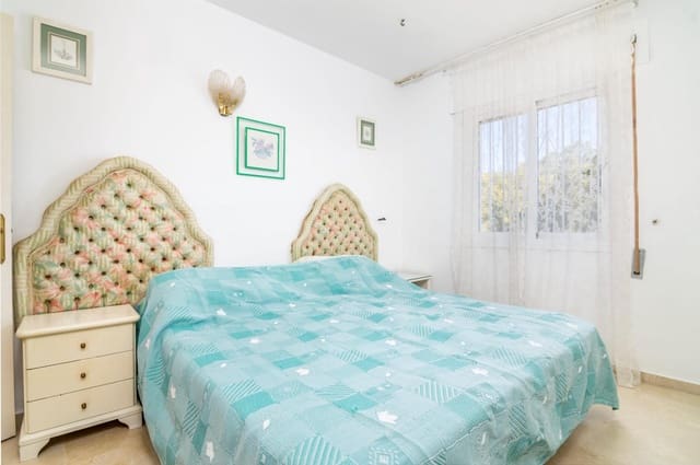 2 makuuhuone Huoneisto myytävänä paikassa El Paraiso, Estepona mukana uima-altaan - 280 000 € (Ref: 9683911)