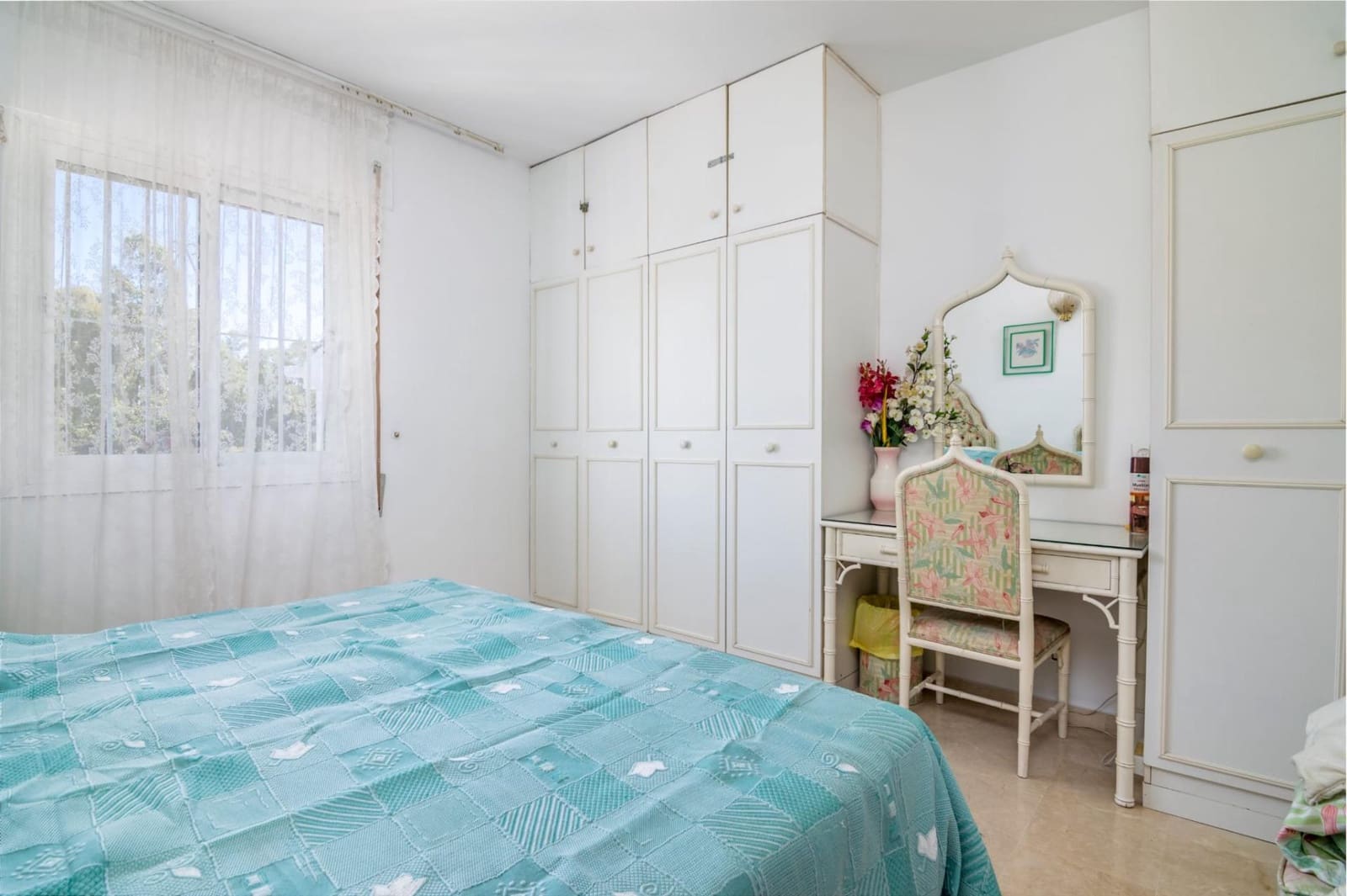 2 makuuhuone Huoneisto myytävänä paikassa El Paraiso mukana uima-altaan - 280 000 € (Ref: 9683911)