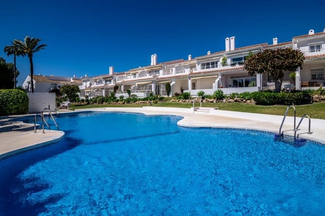 2 makuuhuone Huoneisto myytävänä paikassa El Paraiso, Estepona mukana uima-altaan - 280 000 € (Ref: 9683911)