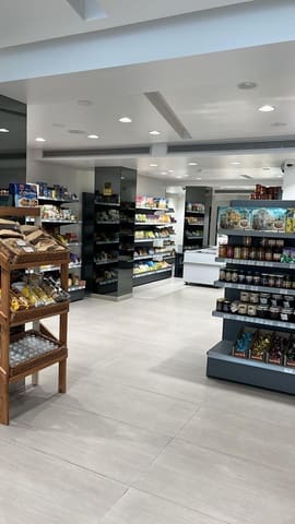 2 soveværelse Virksomhed til salg i Marbella - € 160.000 (Ref: 9683912)