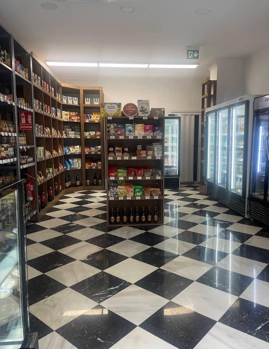 2 soveværelse Virksomhed til salg i Marbella - € 160.000 (Ref: 9683912)