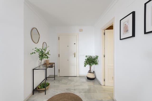 2 soverom Leilighet til salgs i Puerto Banus, Marbella - € 785 000 (Ref: 9683915)