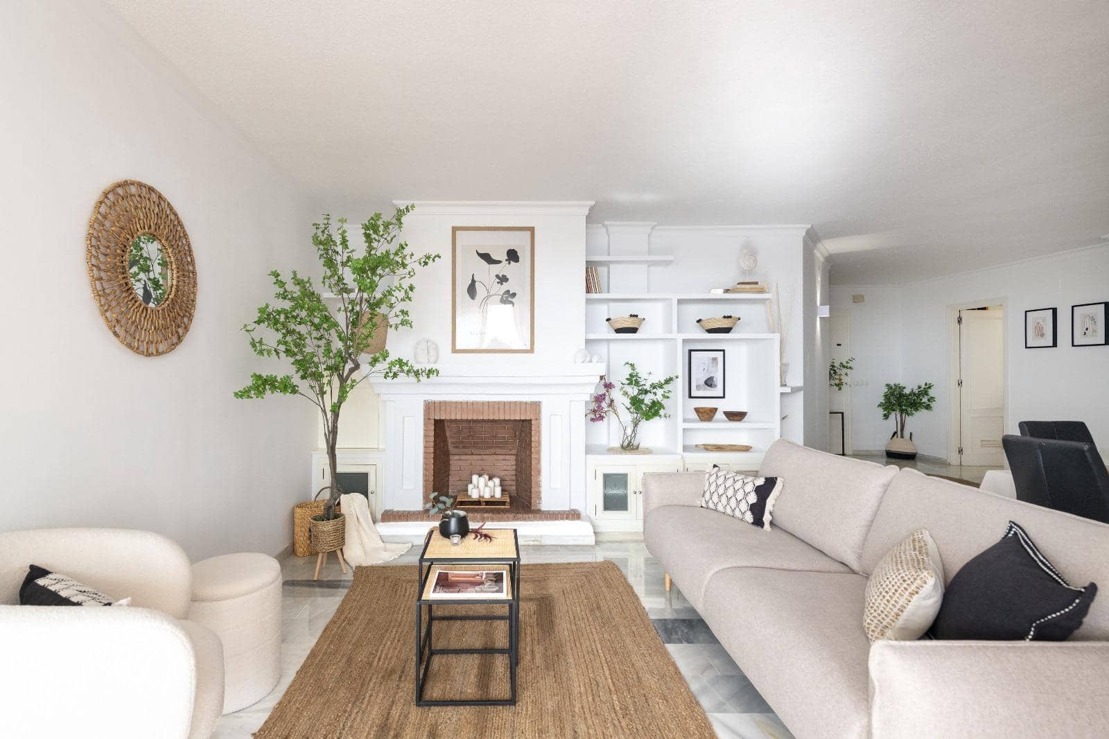 2 bedroom Apartment for sale in Puerto Banus - € 749,000 (Ref: 9683915)