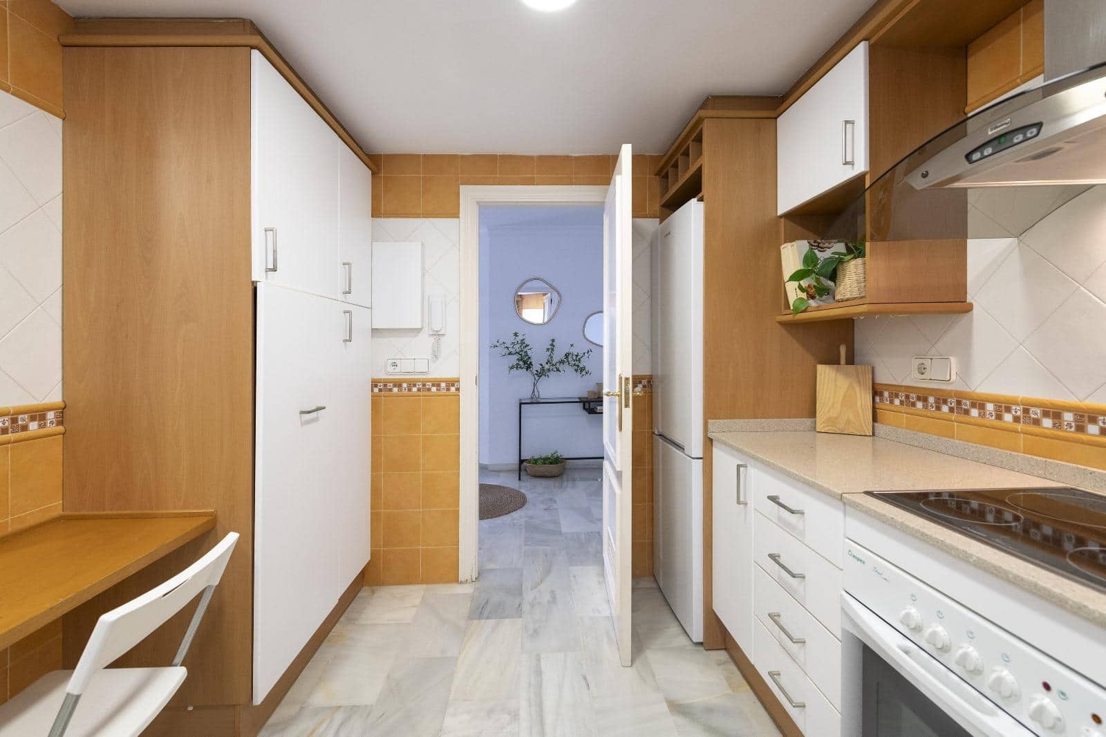 2 bedroom Apartment for sale in Puerto Banus - € 749,000 (Ref: 9683915)