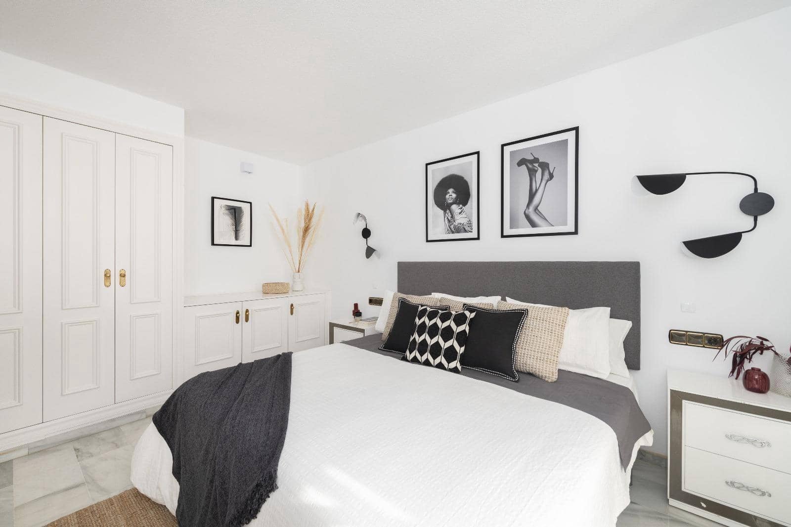 2 bedroom Apartment for sale in Puerto Banus - € 749,000 (Ref: 9683915)