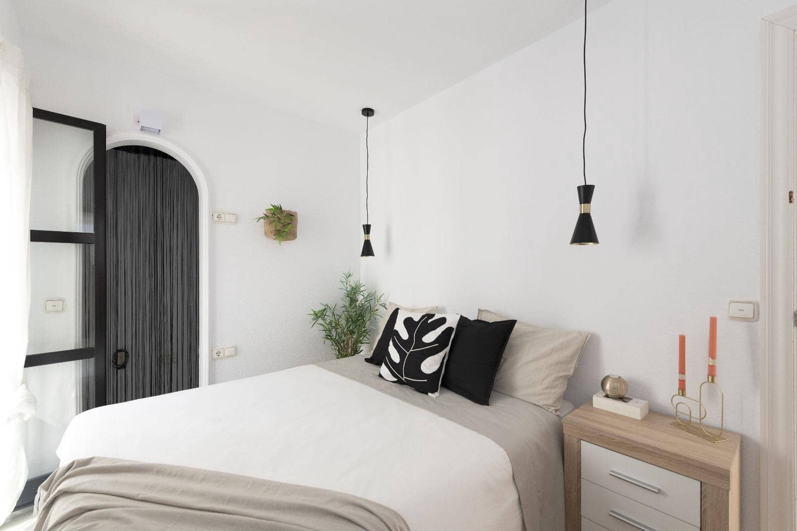 2 bedroom Apartment for sale in Puerto Banus - € 749,000 (Ref: 9683915)